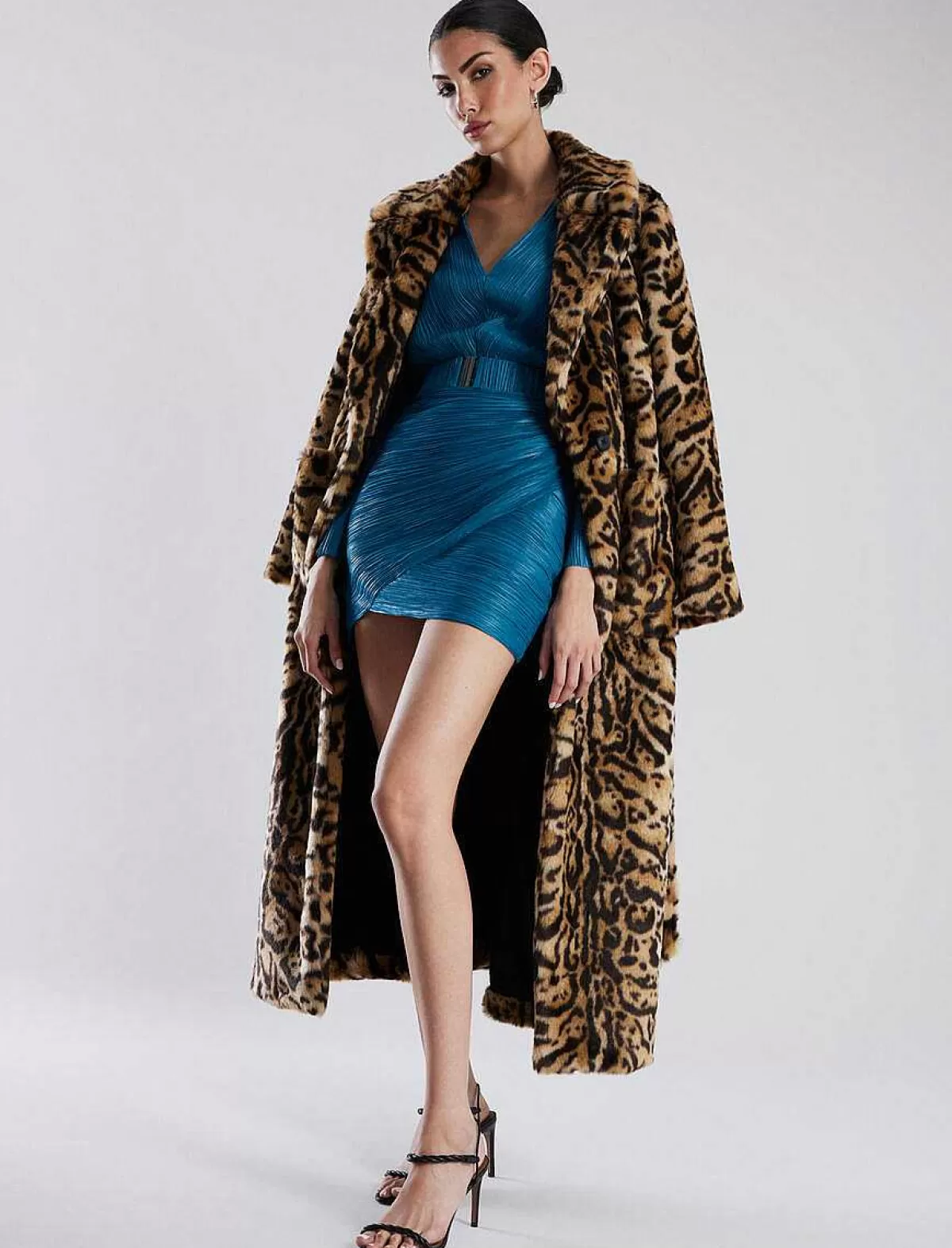 Store Large Shelter With Synthetic Leopard Piece With Lazo Women Outerwear